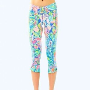 Lilly Pulitzer Fara Weekender Crop Leggings in the "Surf Gypsea" SMALL